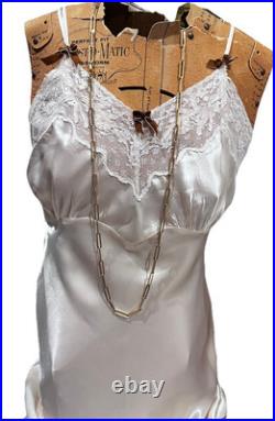 1940's Ivory Slip with Beige Alencon Lace Trim W French Antique Bows 32