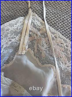 1940's Ivory Slip with Beige Alencon Lace Trim W French Antique Bows 32