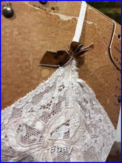 1940's Ivory Slip with Beige Alencon Lace Trim W French Antique Bows 32