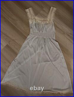 1940's VTG Rhythm Lingerie Pale Mint & Sheer Ivory Lace & Tulle Trim Full Slip