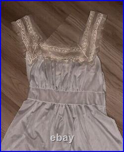 1940's VTG Rhythm Lingerie Pale Mint & Sheer Ivory Lace & Tulle Trim Full Slip