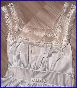 1940's VTG Rhythm Lingerie Pale Mint & Sheer Ivory Lace & Tulle Trim Full Slip