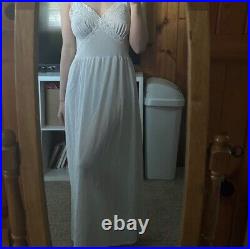 50s/60s Vintage pale blue Seamprufe slip dress. Size 34