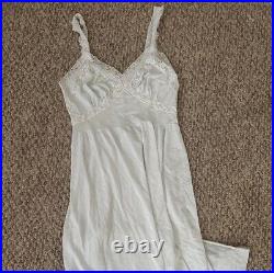 50s/60s Vintage pale blue Seamprufe slip dress. Size 34