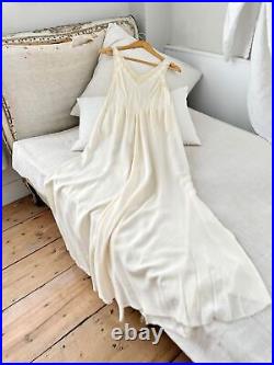 AMAZING Rare Deco collection 1920's French white silk slip lingerie woman's sma