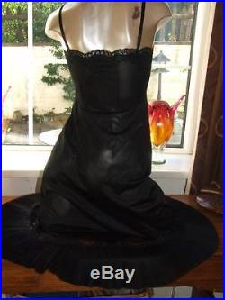 Outstanding Vtg VANITY FAIR Slinky Nylon Ultra Femme Dress Slip Petti 40 M22