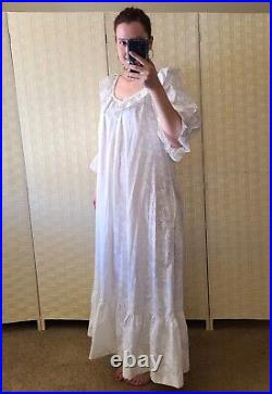RARE New Hilo Hattie White Long Sleeve Hawaiian Original Hawaii Dress XL Vintage