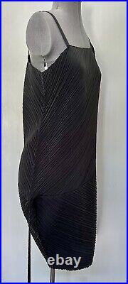 RARE VINTAGE 1990s ISSEY MIYAKE BLACK PLEATED ZIG ZAG SLIP DRESS SLEEVELESS S EC