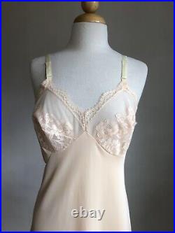 STUNNING VTG GOSSARD ARTEMIS Peach Nylon & Lace Full-slip Dress Lingerie SZ 36