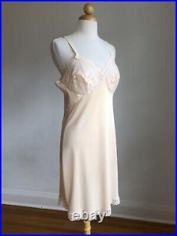 STUNNING VTG GOSSARD ARTEMIS Peach Nylon & Lace Full-slip Dress Lingerie SZ 36