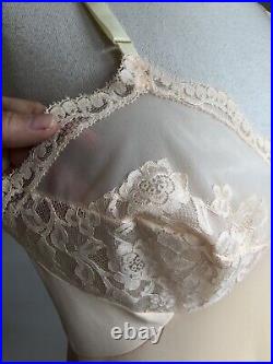 STUNNING VTG GOSSARD ARTEMIS Peach Nylon & Lace Full-slip Dress Lingerie SZ 36