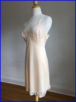 STUNNING VTG GOSSARD ARTEMIS Peach Nylon & Lace Full-slip Dress Lingerie SZ 36