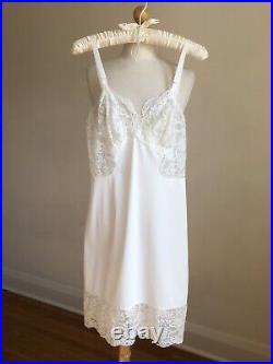 STUNNING VTG GOSSARD ARTEMIS White Lacey Full-slip Dress Lingerie 32 Short