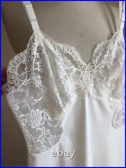 STUNNING VTG GOSSARD ARTEMIS White Lacey Full-slip Dress Lingerie 32 Short