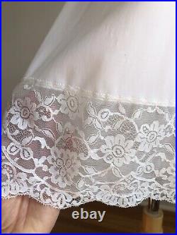 STUNNING VTG GOSSARD ARTEMIS White Lacey Full-slip Dress Lingerie 32 Short