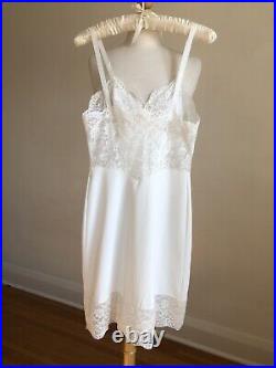 STUNNING VTG GOSSARD ARTEMIS White Lacey Full-slip Dress Lingerie 32 Short