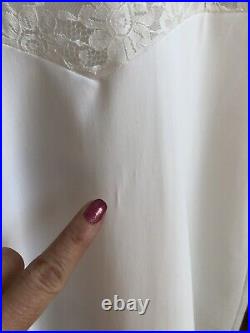 STUNNING VTG GOSSARD ARTEMIS White Lacey Full-slip Dress Lingerie 32 Short