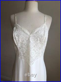 STUNNING VTG VANITY FAIR White Nylon & Lace Full-slip Dress Lingerie SZ 36