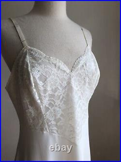 STUNNING VTG VANITY FAIR White Nylon & Lace Full-slip Dress Lingerie SZ 36