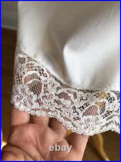 STUNNING VTG VANITY FAIR White Nylon & Lace Full-slip Dress Lingerie SZ 36