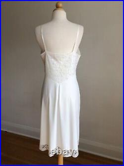 STUNNING VTG VANITY FAIR White Nylon & Lace Full-slip Dress Lingerie SZ 36