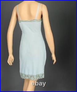 SZ XS LADIES VINTAGE FULL SLIP BABY BLUE LACE NYLON DRESS 1960s UNION LABEL