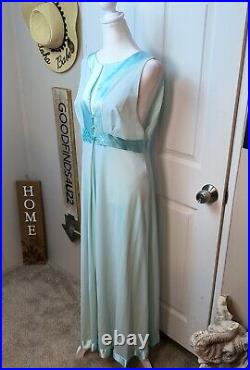 Stunning VINTAGE SLIP DRESS LINGERIE SILKY Baby Blue by GOSSARD ARTEMIS Medium