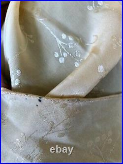 VINTAGE 1930's PEACH JAQUARD SILK BIAS CUT SLIP DRESS NIGHT GOWN With ECRU LACE