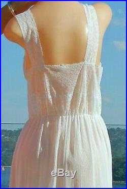 VINTAGE A. J Griffin 1950s Original Rare Beautiful Feminine Negligee Slip Dress