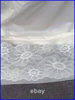 VINTAGE SLIP Chemise LINGERIE SILKY WHITE nylon chiffon VANITY FAIR sz 38 9#B1