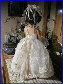 VTG UNEEDA Bride Doll Brunette Bob Ornate Lace Embroidery Dress Slip Veil Pearls