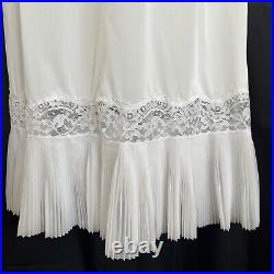 Vanity Fair Size 34 Accordion Pleated Lace Slip Dress Nylon White Vtg Grannycore