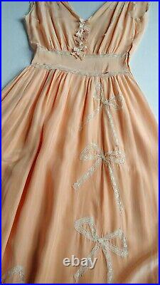 Vintage 1930s Peach Lace Bow Princess Maxi Gown Scalloped Lingerie Slip Dress XS