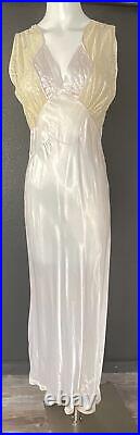 Vintage 1940s Beautiful Lavender Silver Satin Gown w Lacey Bust NOS 36