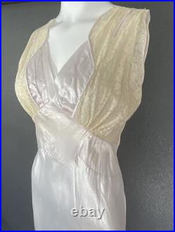 Vintage 1940s Beautiful Lavender Silver Satin Gown w Lacey Bust NOS 36