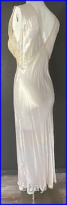 Vintage 1940s Beautiful Lavender Silver Satin Gown w Lacey Bust NOS 36