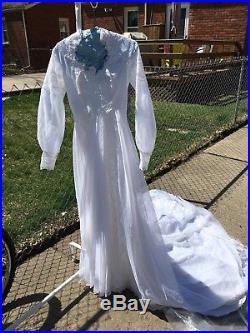 Vintage 1982 Wedding Dress White With Lace, Vale & Slip Size 6