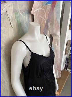 Vintage Contessa Black Nylon Scalloped Edge Slip Dress Night Gown 40 / Medium