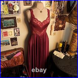 Vintage Sweetheart Lace Slip Dress Women's Small Burgundy Long Full Sweep 90s