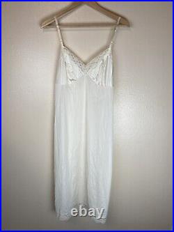 Vintage VANITY FAIR SLIP Dress Lace Gown S/M Y2K 90's Bridal Fairy Grunge White