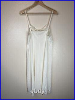 Vintage VANITY FAIR SLIP Dress Lace Gown S/M Y2K 90's Bridal Fairy Grunge White