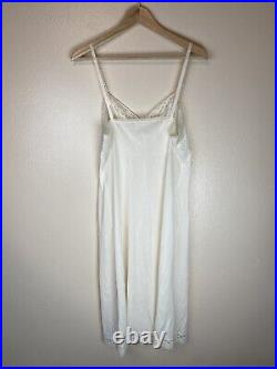 Vintage VANITY FAIR SLIP Dress Lace Gown S/M Y2K 90's Bridal Fairy Grunge White