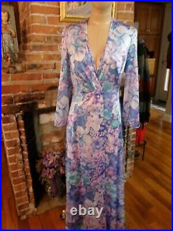 Vintage Vanity Fair 2 Pc Peignoir With Silky Gown & Robe Exotic Floral Print 34