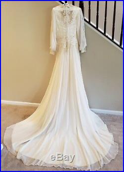 Vintage Wedding Dress Ivory Lace Beading Long Sleeve w Veil and Slip Size 16