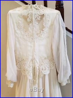 Vintage Wedding Dress Ivory Lace Beading Long Sleeve w Veil and Slip Size 16