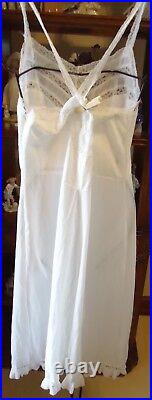 Vtg 60s FEM White Silky Nylon Crystal Pleated Full Slip Dress 36 Shadow Panel