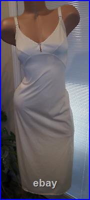 Vtg Olga Nylon Silky nylon Shiny Full Shiny Dress Slip Sissy Sassy WOMANLY