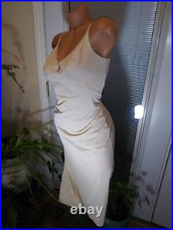 Vtg Olga Nylon Silky nylon Shiny Full Shiny Dress Slip Sissy Sassy WOMANLY