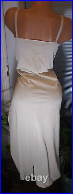 Vtg Olga Nylon Silky nylon Shiny Full Shiny Dress Slip Sissy Sassy WOMANLY