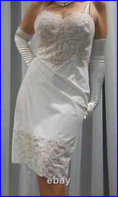 Vtg Vanity Fair White Wide Lace Nylon Full Slip or Nightgown 36